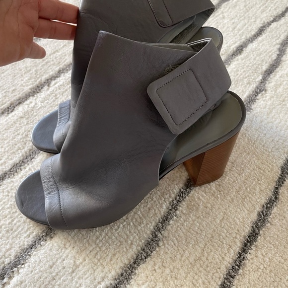 - Vince open toe heels - Picture 4 of 4